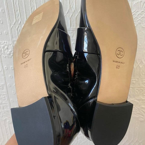 CHANEL 2019 Patent Calfskin Leather Interlocking CC Moccasin Scrunch Loafer - Picture 4 of 8